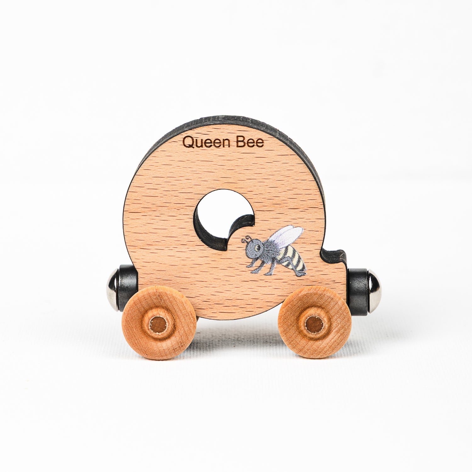 Letter "Q" with a queen bee.